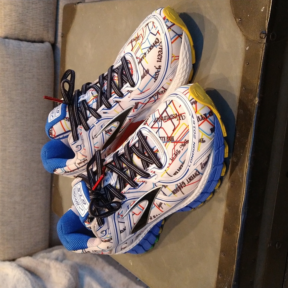 Brooks GTS